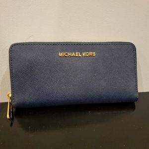 MICHAEL KORS Saffiano Leather Zip Wallet